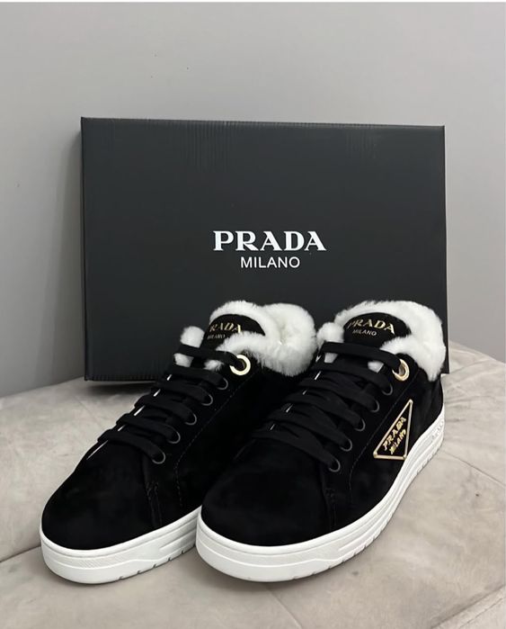 Prada сапоги оригинал 35размер