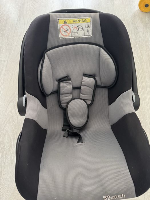 Продам автокресло Zlatec