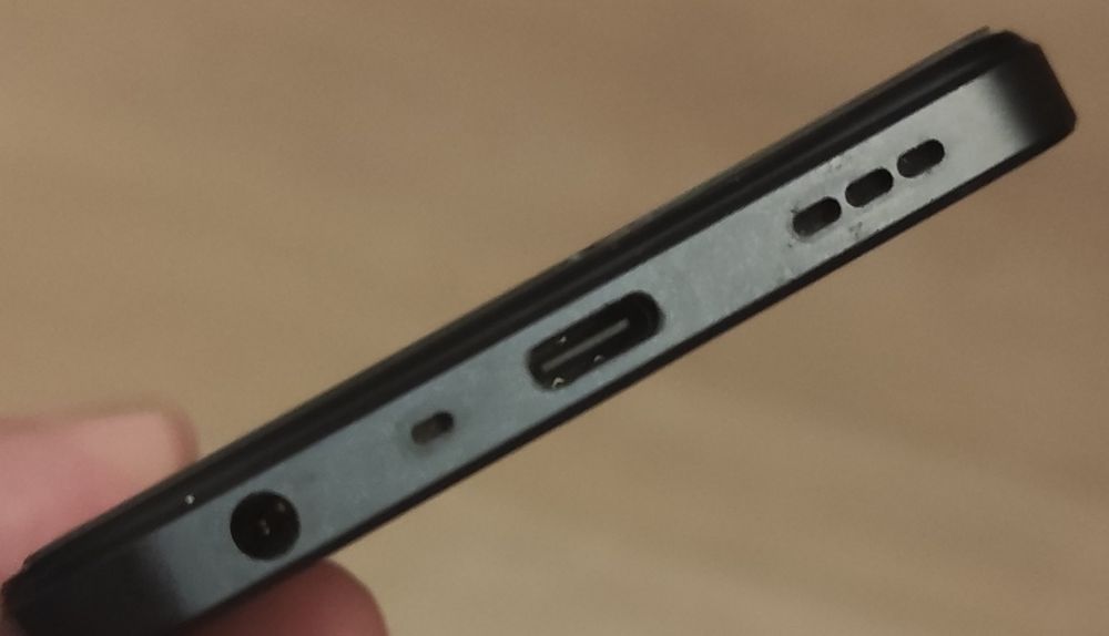 OPPO A77s малко използван телефон с мощна батерия