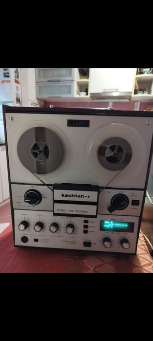 Magnetofon kashtan1 cu boxe