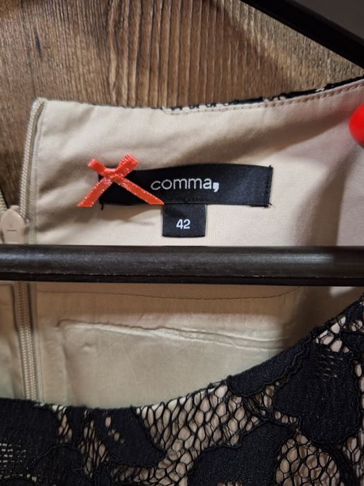 Рокля със дантела.