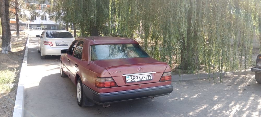 Продам Мерс 1994 года Е 280
