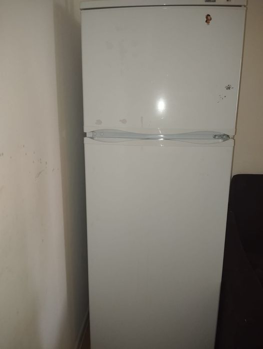Холодильник белый
