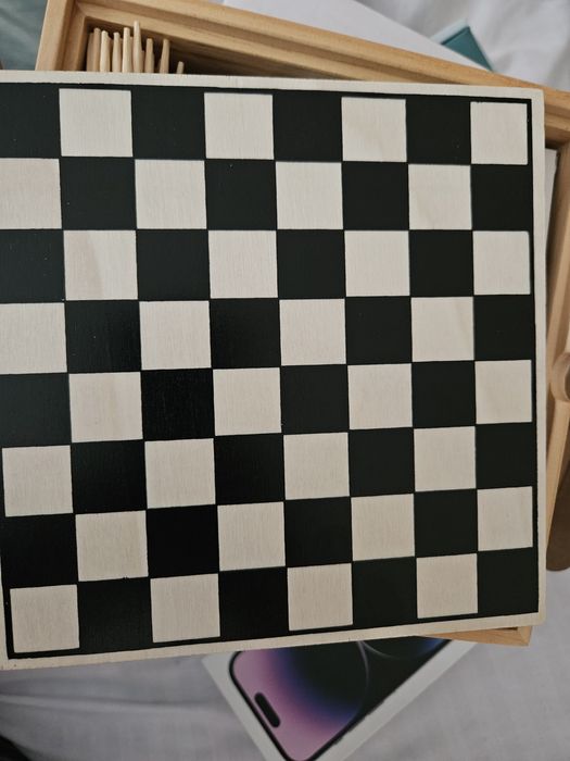 настольная игра шахмат, нарды, картв