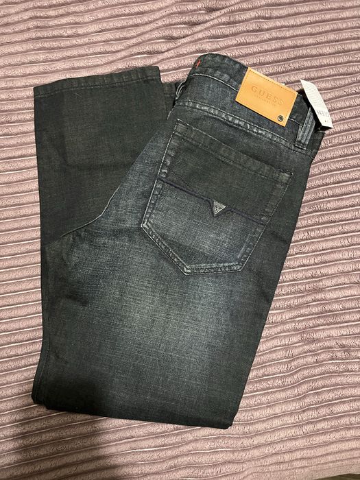 Мъжки дънки на Guess