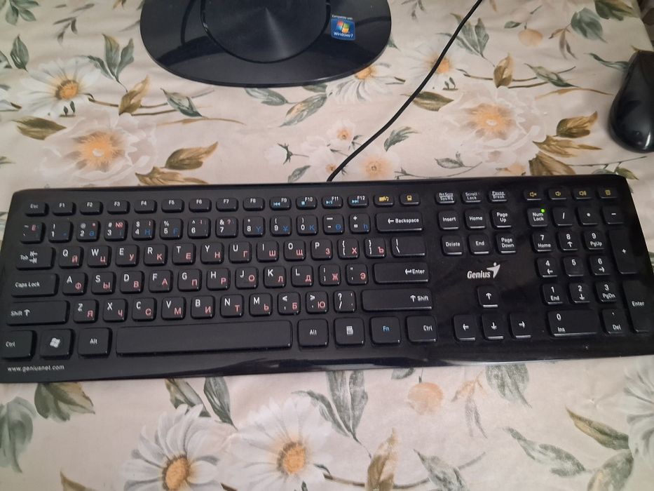 Компьютер, полностью  укомплектован.н