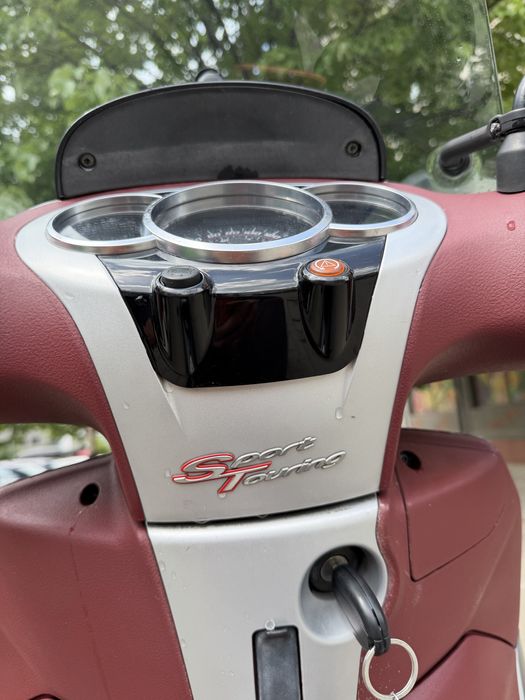 Продавам Piaggio beverly 350st