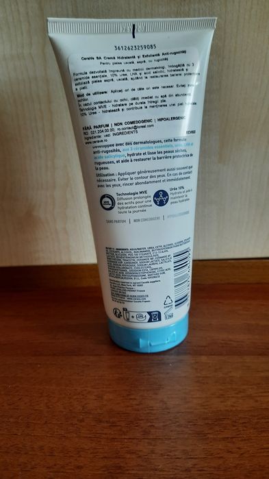 Crema Cerave SA smoothing