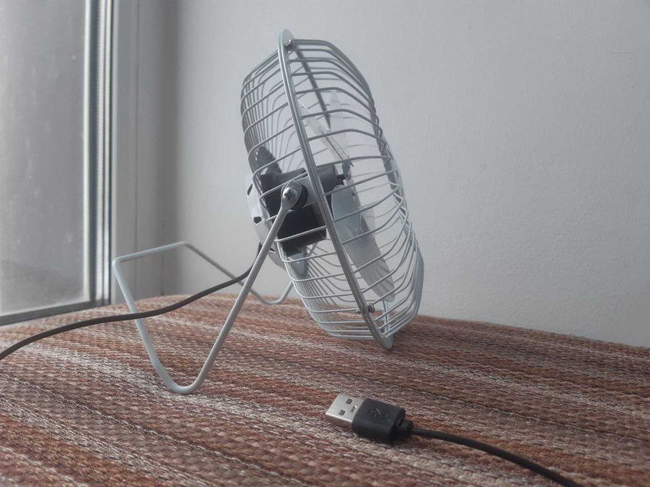 Отдам настольный вентилятор б/у
