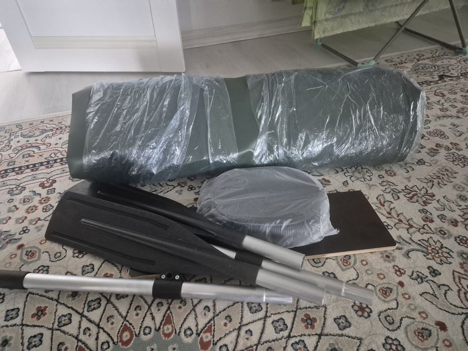 Продам лодку 1.5 до 200кг