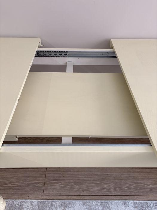 Стол в гостиную 4 метровый