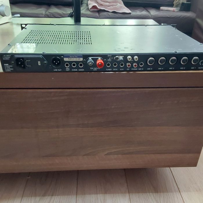 Vând Preamplificator INKEL PP-9113 cu egalizator grafic încorporat!