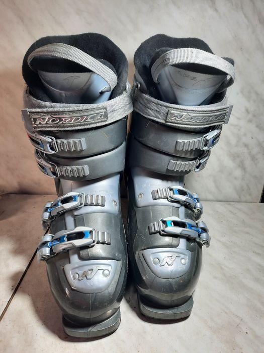 Clapari ski schi Nordica mondo 25-25,5 corespunde mărimii 38-39