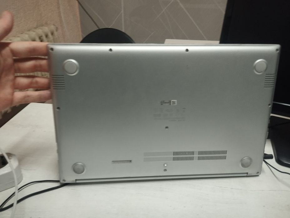 Продам ноутбук ASUS VivoBook
