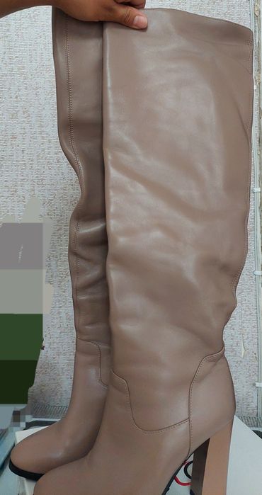 Продам кожаный ботфорт