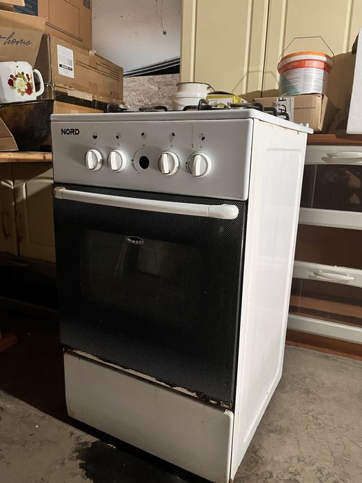 продам б/у 4 комфорную газ плиту