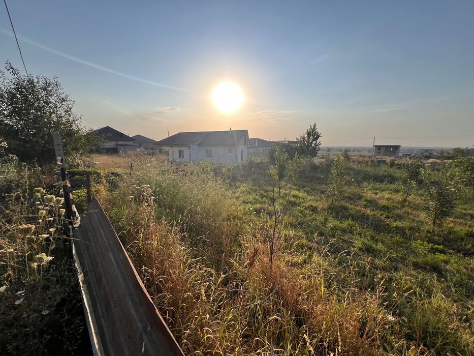 Дом и часть гаража на разбор