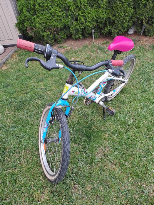 Vând bicicletă pentru copii 6-9 ani