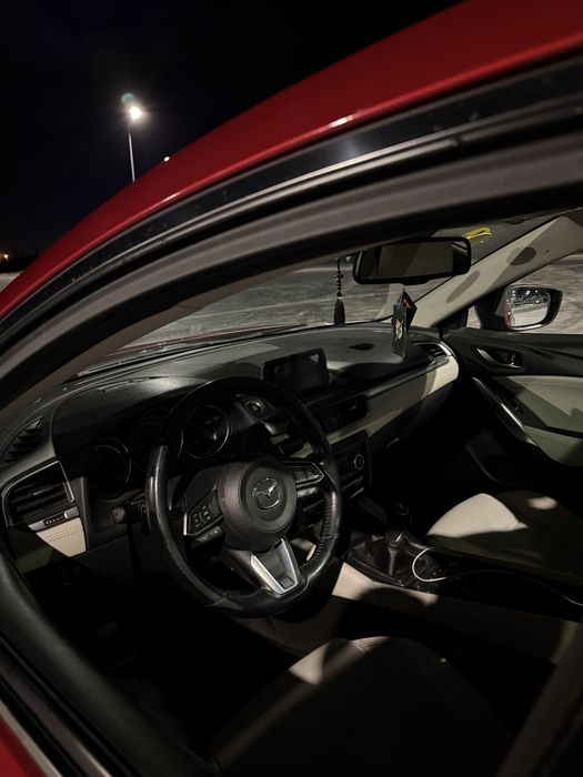 Mazda 6 Revolution Top