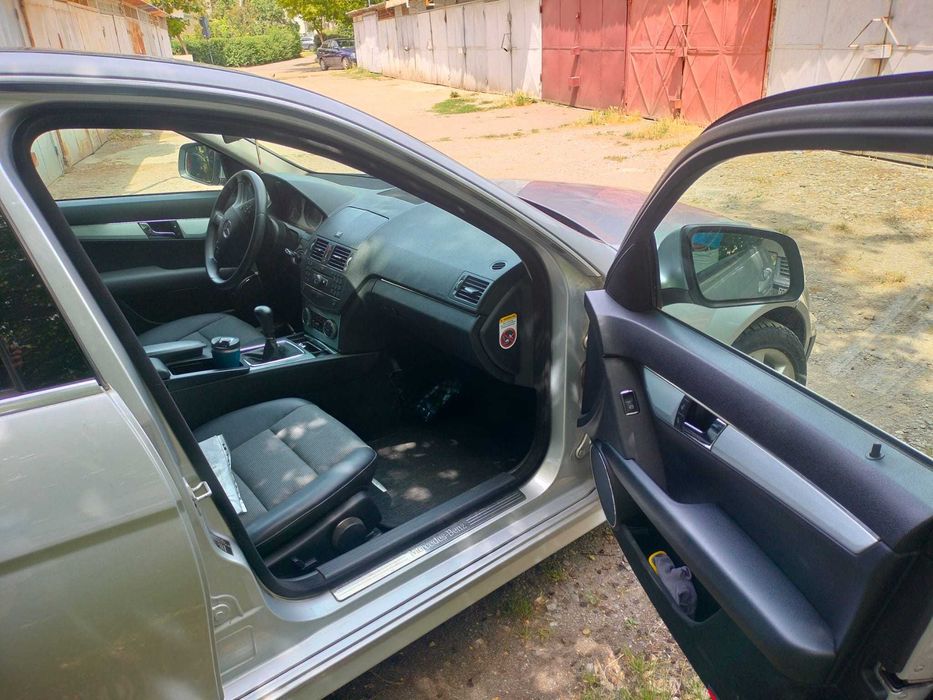Mercedes-Benz C180 Avangarde 2008 1.8 manuala 156 cp inmatriculata