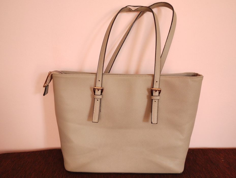 Дамски чанти и раница