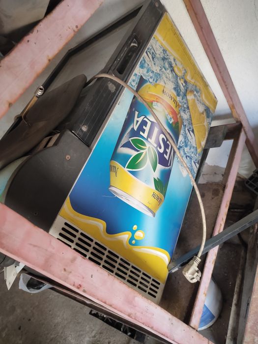 Холодильник витрина шкаф