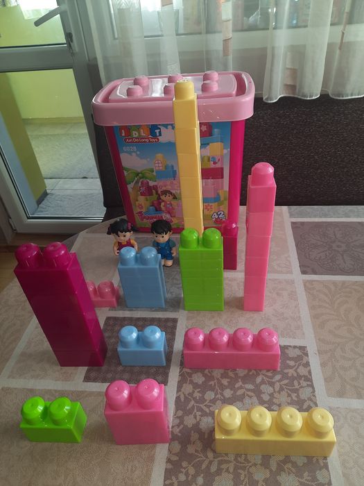 Продавам конструктор