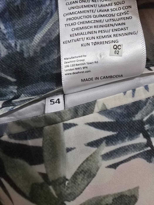 Vând costum Isaac Dewhirst  nou, nefolosit