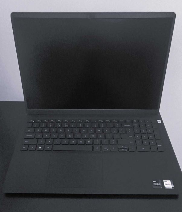 Laptop Dell Vostro 3520