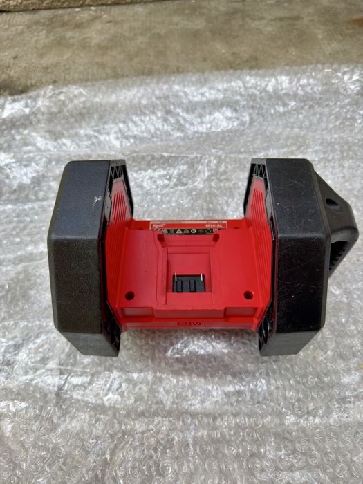 Lanterna Milwaukee M18 AL