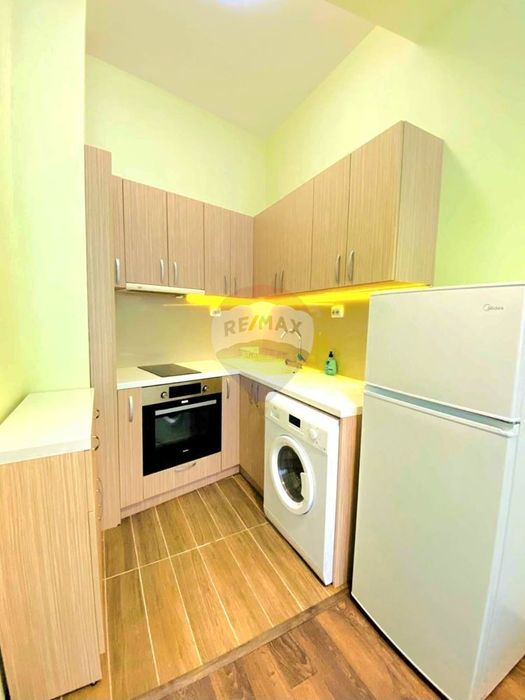 Дава се под наем Двустаен апартамент в Варна, Цветен квартал - 62 кв.м за 459 € - Снимка #2