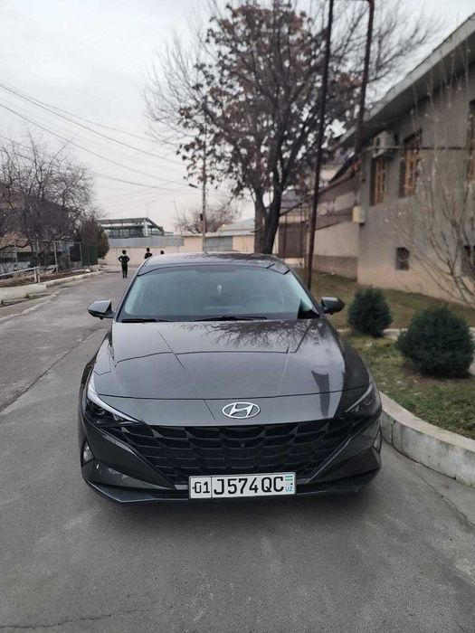 Продаётся HYUNDAI  Elantra 1.6