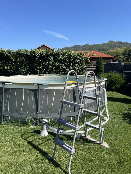 Piscina 4.7 m cu toare sccesoriile