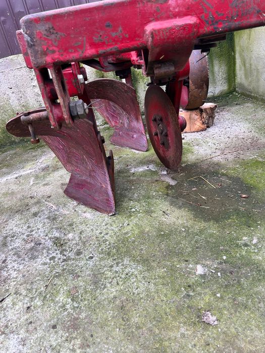 Tractor + plug+ remorca +freza