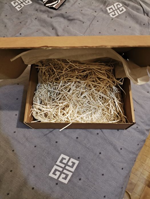 Две новогодние подарочные коробки