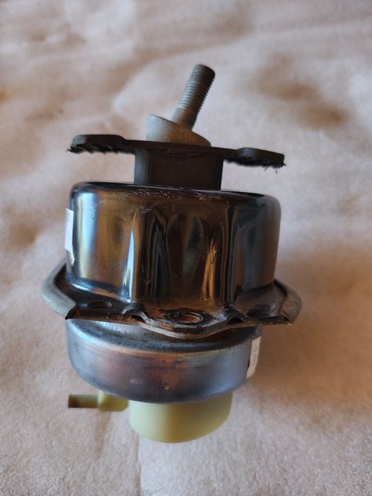 Tampon motor stanga BMW X5 f15 X6 f16 cod 6853103