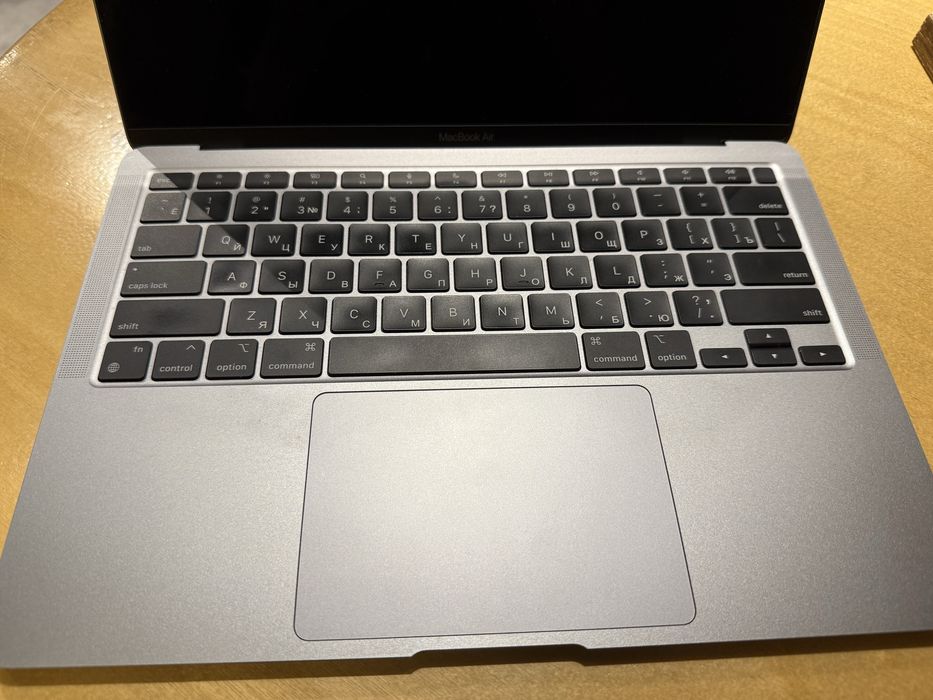 MacBook Air M1 8/256 95% в идеале (торг)