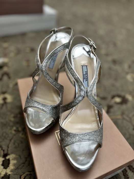 Босоножки от PRADA