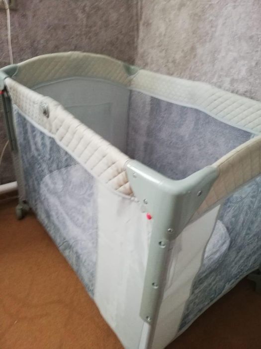 Продам кровать  манеж с матрассом