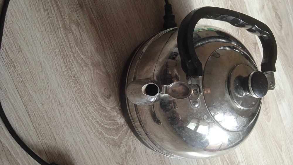 Електрически чайник Lamarque