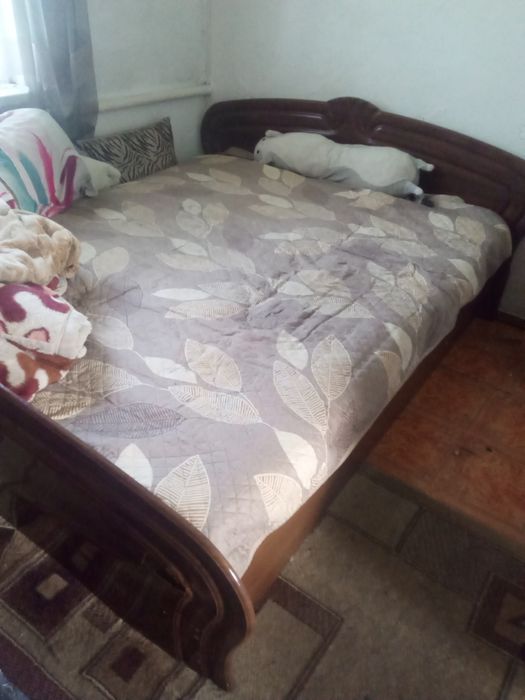 Продам 2х спальную кровать