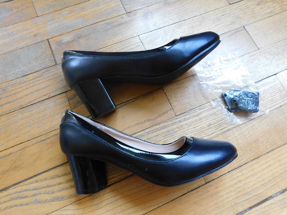 Обувки и сандали, 36 и 38 номер, Нови! 25 лв.