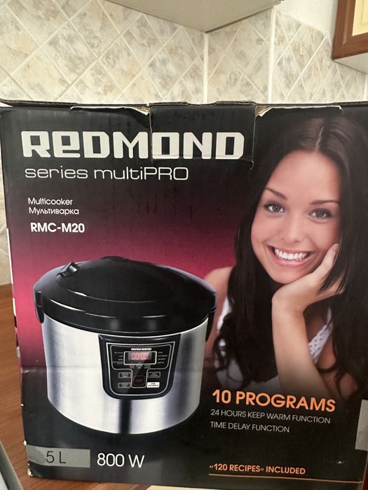 Мультиварка почти новая