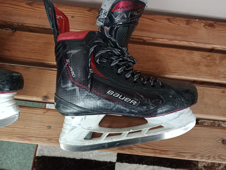 Коньки хоккейные