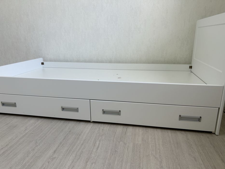 Продам мебель в детскую