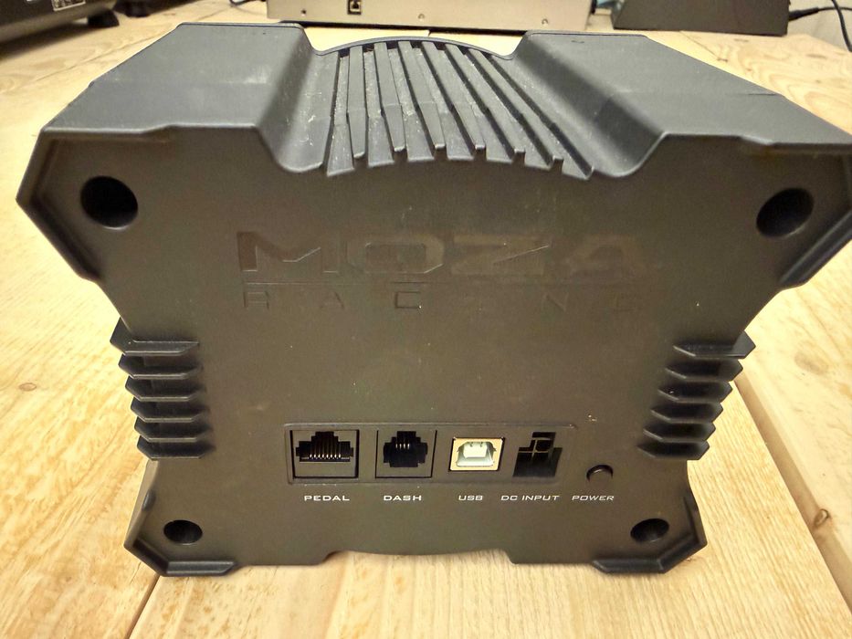 MOZA R5 Direct Drive Wheel Base 5.5Nm - Sim Racing