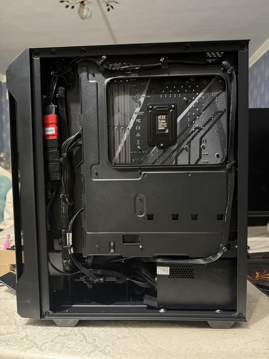 Gaming pc sotiladi core i7 8700k