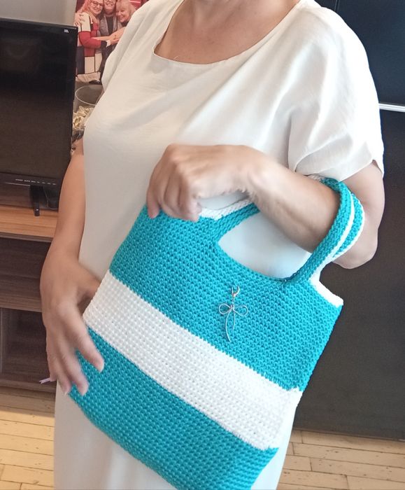 Лятна чанта, ръчно изплетена.