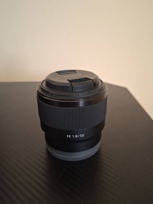 Sony FE 50 mm. f/1.8