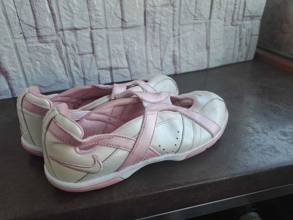 детски,летни отворени обувки за момиче,кожени балерини,номер36 Nike